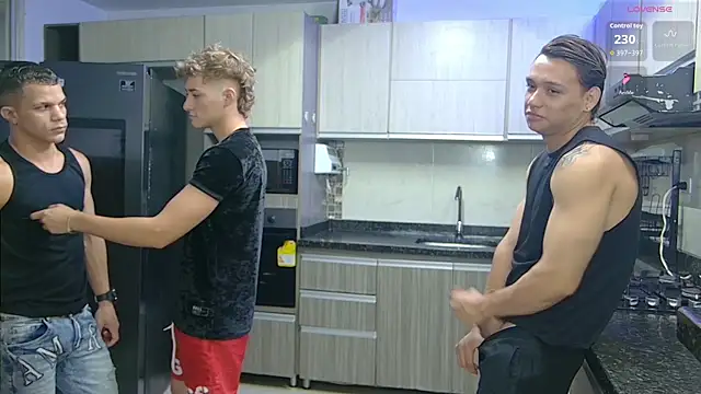 Snapshot of Boysgang_sex chatting on November 7, 11:32 am Boysgang sex online show from November 7, 11:32 am