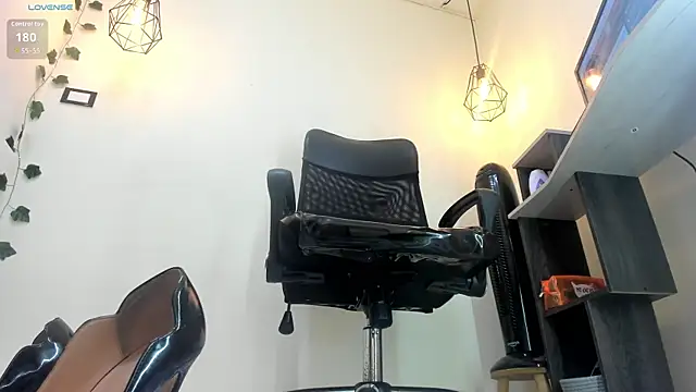 Snapshot of victoria_Christie chatting on November 27, 10:17 am victoria Christie online show from November 27, 10:17 am