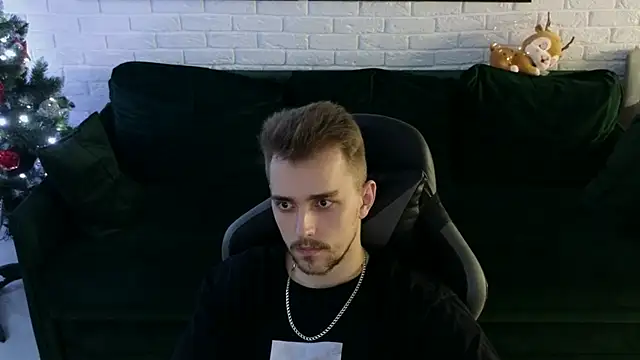 Larstar01 online show from December 11, 1:58 am