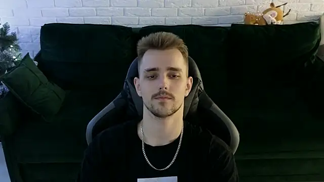 Larstar01 online show from December 25, 12:59 am