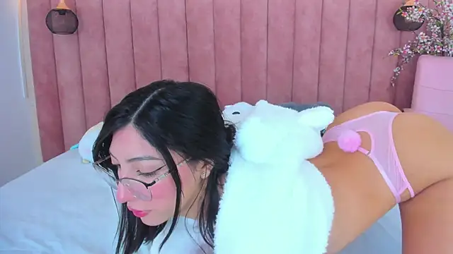 MarianaBranzz online show from February 12, 12:55 pm