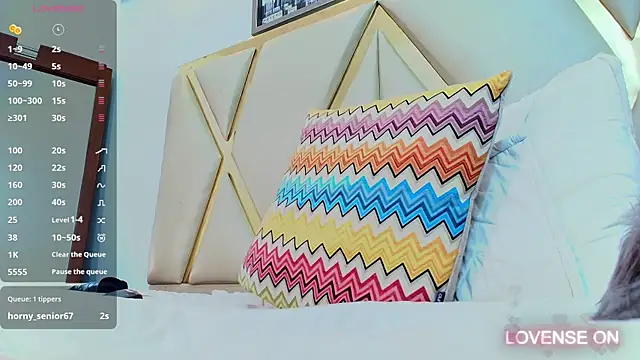 kinkyhousewifee online show from January 6, 10:26 pm