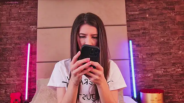 LunaWills  online show from March 20, 4:51 am