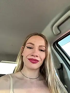 LavenderHot online show from February 6, 8:18 am