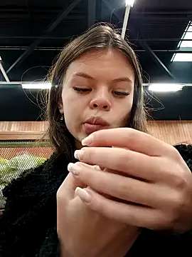 Violeta 12- online show from February 12, 9:11 pm