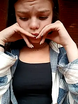 Violeta 12- online show from February 13, 8:45 pm