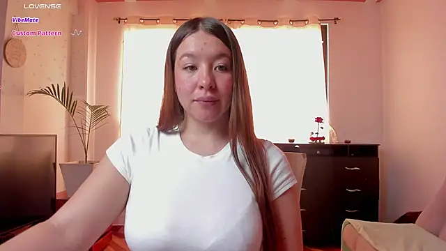 Snapshot of Simply_Zoe__ chatting on February 27, 6:09 pm Simply Zoe online show from February 27, 6:09 pm