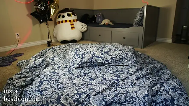 bestblonde online show from January 31, 8:33 pm