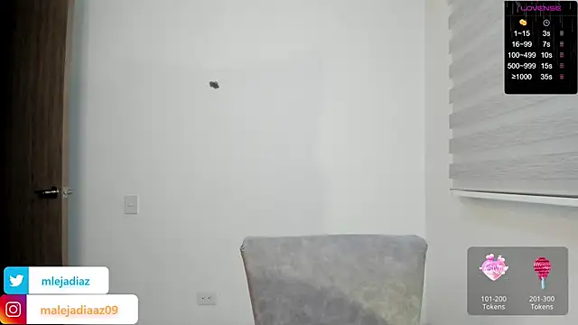 MalejaDiaz  online show from December 18, 6:46 pm