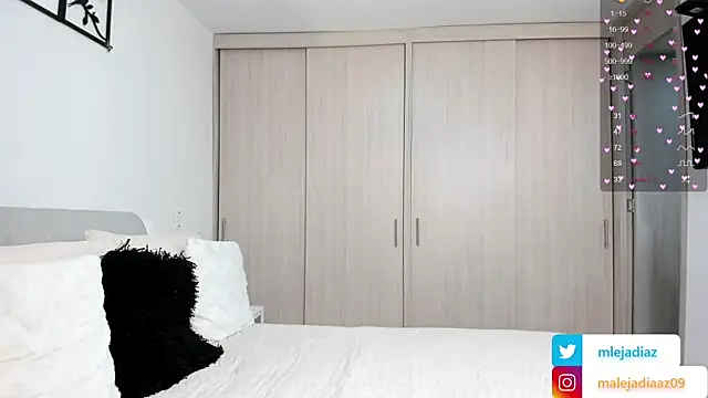 MalejaDiaz  online show from March 20, 9:56 pm