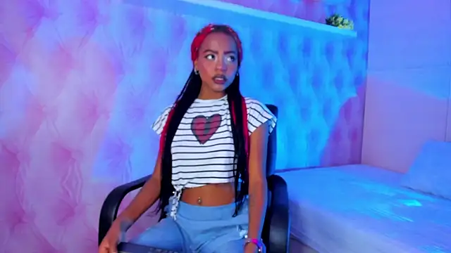 Snapshot of Hilary-banks chatting on January 22, 4:55 am Hilary-banks online show from January 22, 4:55 am