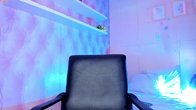 Snapshot of Hilary-banks chatting on January 22, 7:57 am Hilary-banks online show from January 22, 7:57 am