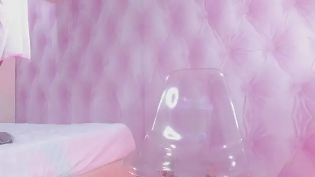 Snapshot of Hilary-banks chatting on February 24, 5:22 am Hilary-banks online show from February 24, 5:22 am