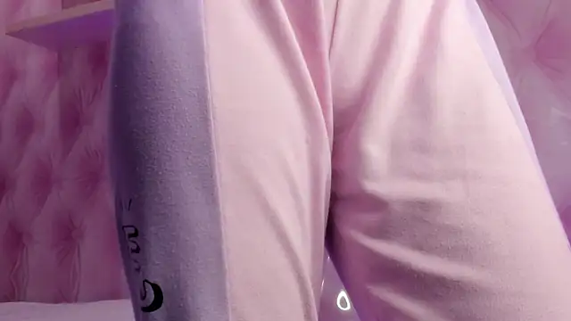 Snapshot of Hilary-banks chatting on March 6, 3:57 am Hilary-banks online show from March 6, 3:57 am