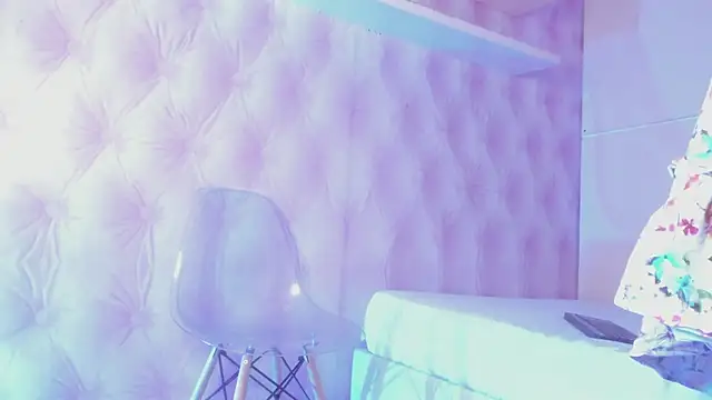 Snapshot of Hilary-banks chatting on March 12, 4:08 am Hilary-banks online show from March 12, 4:08 am