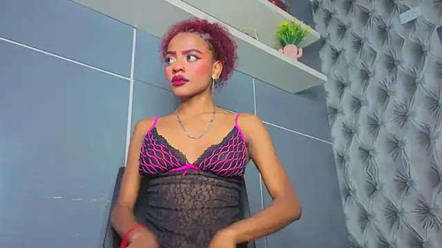 Snapshot of Hilary-banks chatting on November 19, 4:23 am Hilary-banks online show from November 19, 4:23 am