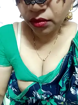 Snapshot of Hotanita99 chatting on January 7, 12:20 pm Hotanita99 online show from January 7, 12:20 pm