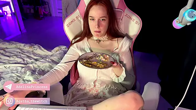 Snapshot of pearl_princess_ chatting on December 21, 5:36 am pearl princess online show from December 21, 5:36 am