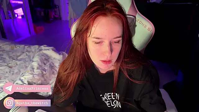 Snapshot of pearl_princess_ chatting on December 21, 9:15 pm pearl princess online show from December 21, 9:15 pm