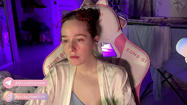 Snapshot of pearl_princess_ chatting on February 22, 12:49 am pearl princess online show from February 22, 12:49 am