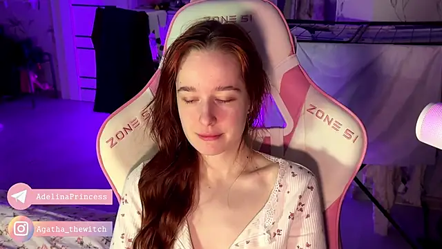 Snapshot of pearl_princess_ chatting on March 9, 3:32 am pearl princess online show from March 9, 3:32 am