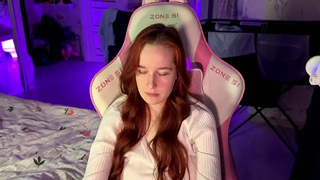 Snapshot of pearl_princess_ chatting on March 12, 2:41 am pearl princess online show from March 12, 2:41 am