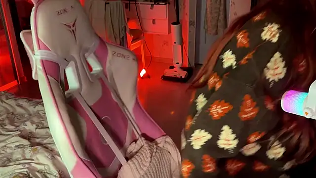 Snapshot of pearl_princess_ chatting on March 23, 3:32 am pearl princess online show from March 23, 3:32 am