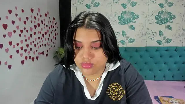 Snapshot of LindaBreeS chatting on February 7, 7:59 pm LindaBreeS online show from February 7, 7:59 pm