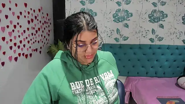 Snapshot of LindaBreeS chatting on February 11, 6:22 pm LindaBreeS online show from February 11, 6:22 pm