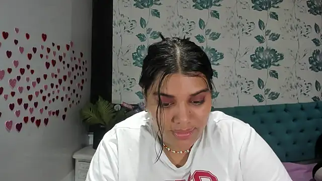 Snapshot of LindaBreeS chatting on February 16, 7:49 pm LindaBreeS online show from February 16, 7:49 pm