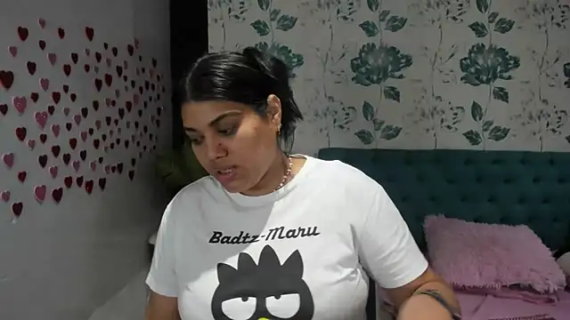 Snapshot of LindaBreeS chatting on February 18, 2:27 pm LindaBreeS online show from February 18, 2:27 pm