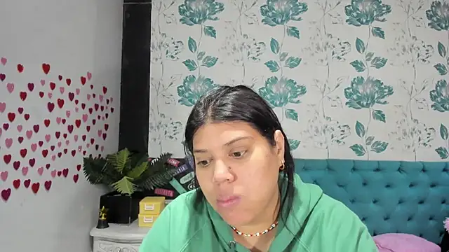 Snapshot of LindaBreeS chatting on February 24, 1:53 pm LindaBreeS online show from February 24, 1:53 pm