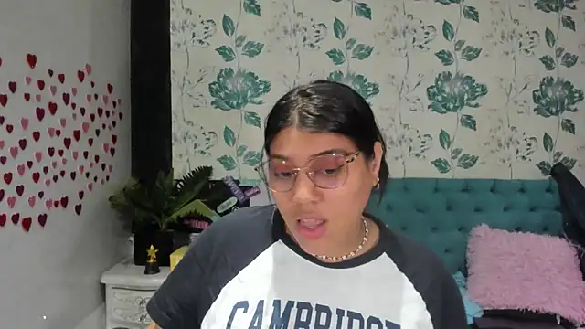 Snapshot of LindaBreeS chatting on February 27, 4:53 pm LindaBreeS online show from February 27, 4:53 pm