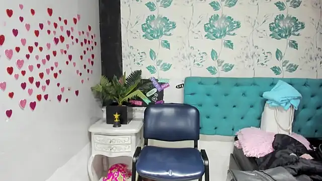 Snapshot of LindaBreeS chatting on March 6, 9:20 pm LindaBreeS online show from March 6, 9:20 pm