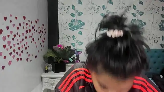 Snapshot of LindaBreeS chatting on March 20, 8:19 pm LindaBreeS online show from March 20, 8:19 pm