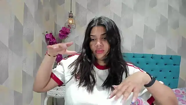 Snapshot of LindaBreeS chatting on September 10, 4:45 am LindaBreeS online show from September 10, 4:45 am