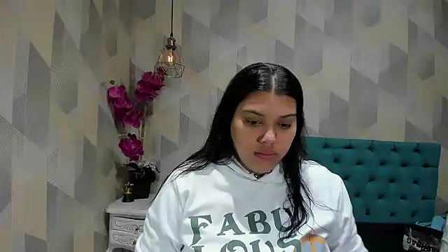 Snapshot of LindaBreeS chatting on October 2, 1:18 pm LindaBreeS online show from October 2, 1:18 pm