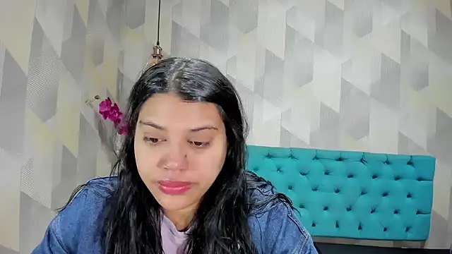 Snapshot of LindaBreeS chatting on October 5, 1:09 pm LindaBreeS online show from October 5, 1:09 pm