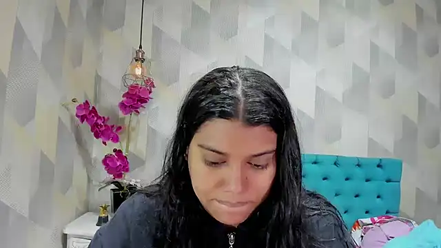 Snapshot of LindaBreeS chatting on October 10, 1:43 pm LindaBreeS online show from October 10, 1:43 pm