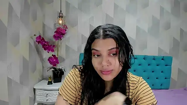 Snapshot of LindaBreeS chatting on October 11, 1:20 pm LindaBreeS online show from October 11, 1:20 pm