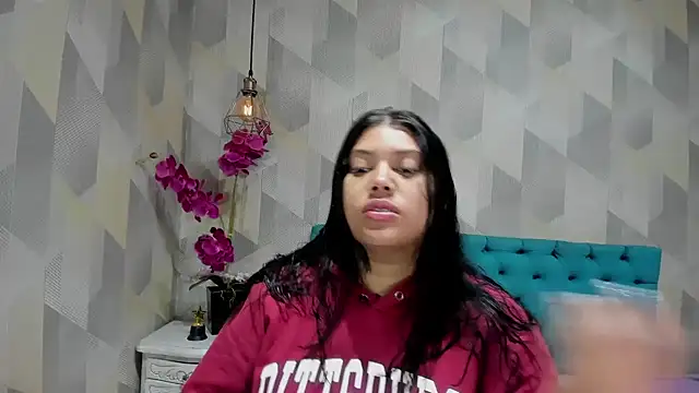 Snapshot of LindaBreeS chatting on October 12, 1:21 pm LindaBreeS online show from October 12, 1:21 pm