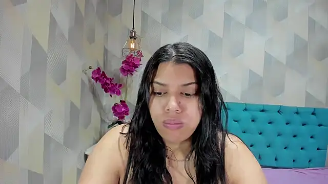 Snapshot of LindaBreeS chatting on October 22, 2:06 pm LindaBreeS online show from October 22, 2:06 pm