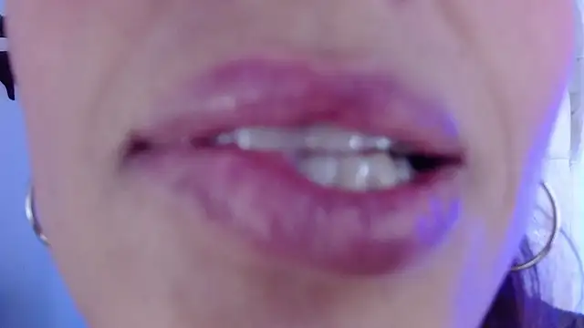 elena detroya online show from December 14, 3:15 pm