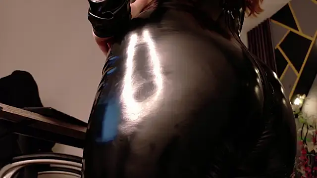 almma shy online show from March 8, 1:28 am