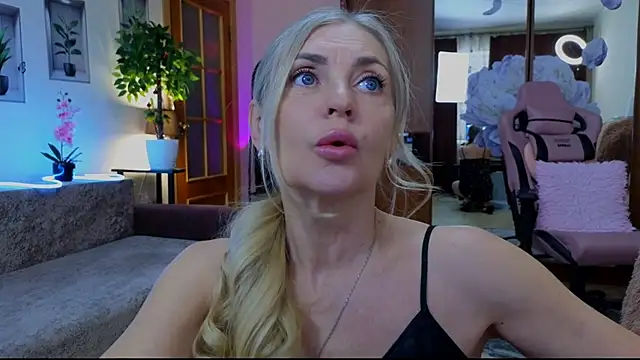 amelia blondy online show from February 14, 11:42 am