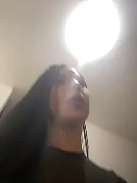 Snapshot of Nikothyna chatting on December 14, 2:45 am Nikothyna online show from December 14, 2:45 am