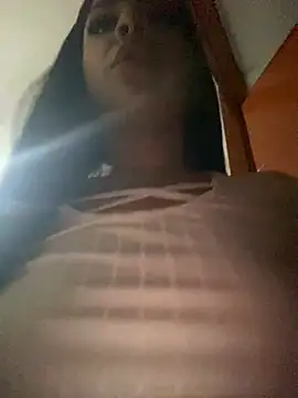 Snapshot of Nikothyna chatting on December 15, 3:34 am Nikothyna online show from December 15, 3:34 am