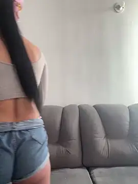 Snapshot of Nikothyna chatting on February 19, 4:11 pm Nikothyna online show from February 19, 4:11 pm