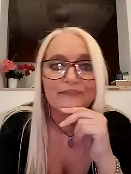 kikkastar online show from December 29, 8:37 pm