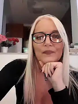 kikkastar online show from January 2, 8:24 pm